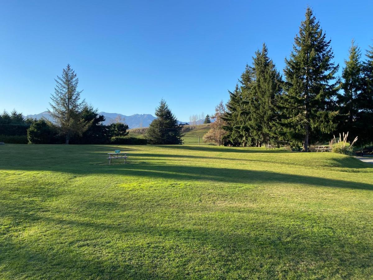 Mt Aspiring Holiday Park Wanaka Exterior photo