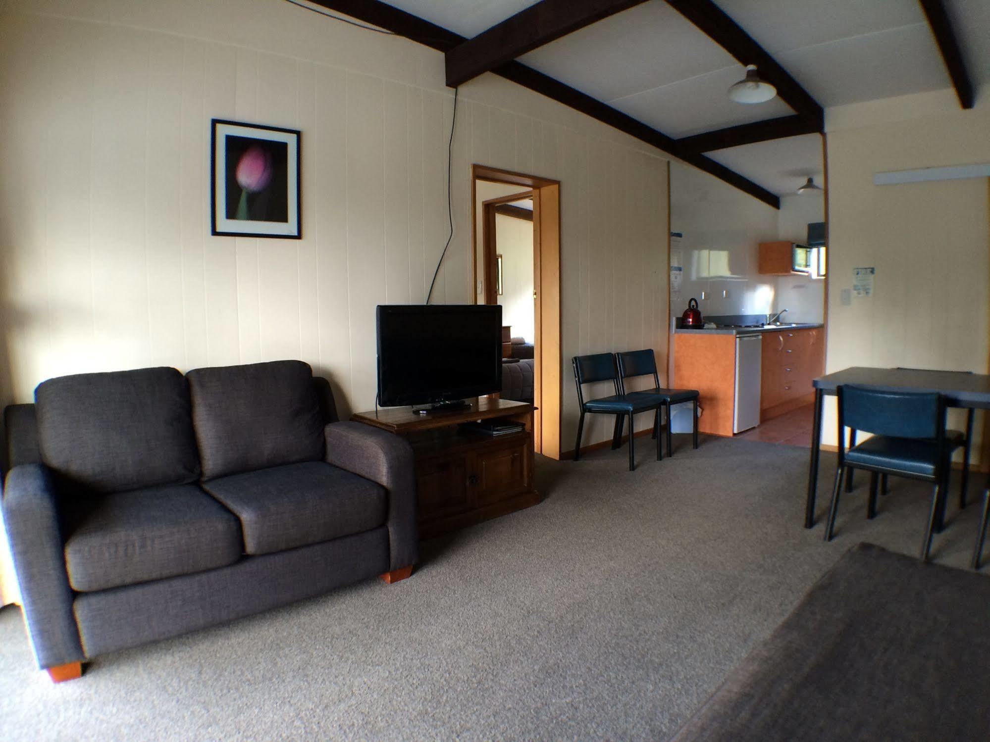 Mt Aspiring Holiday Park Wanaka Exterior photo