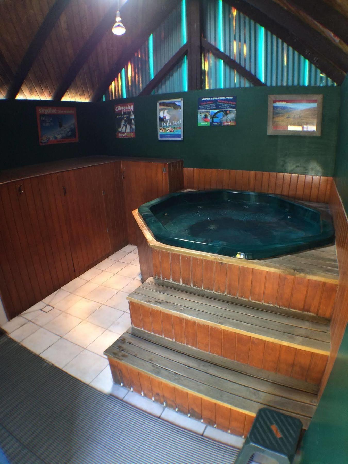 Mt Aspiring Holiday Park Wanaka Exterior photo