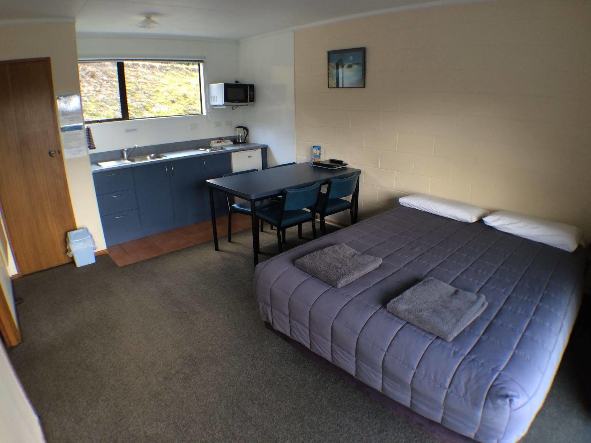 Mt Aspiring Holiday Park Wanaka Exterior photo