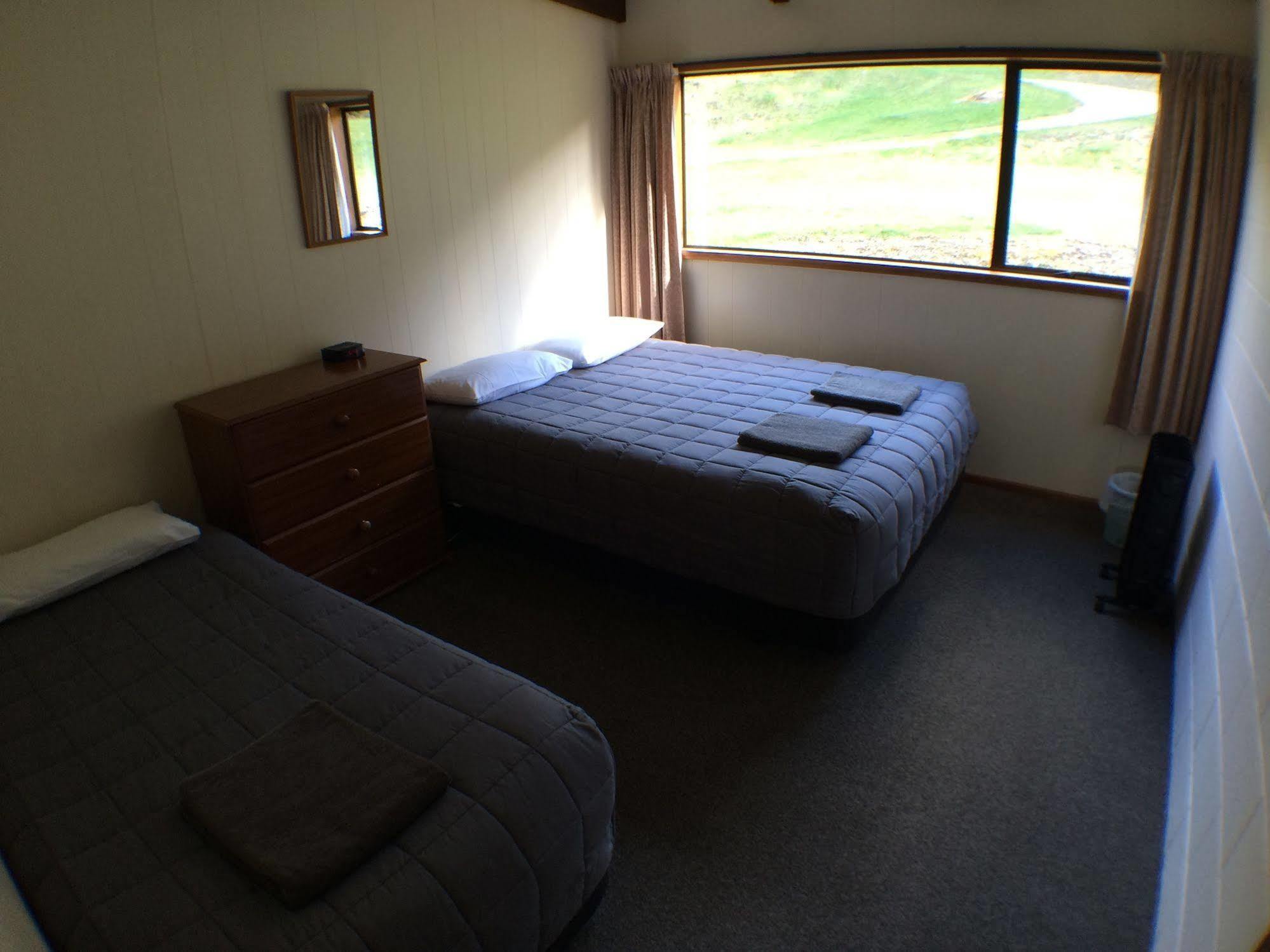 Mt Aspiring Holiday Park Wanaka Exterior photo